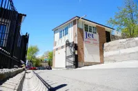 Na Kalinina Mini-Hotel โรงแรมใกล้สะพานรัสสกี้