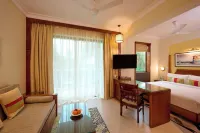 Sea Breeze Sarovar Portico Varca Goa فنادق في Orlim