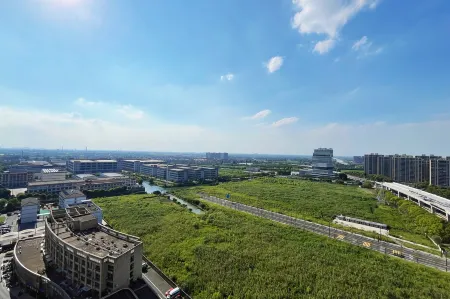 Tuwu Theme Apartment (Jiashan Railway Station Renmin Avenue)