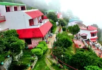 Blue Pine Resort Hotels in Lansdowne