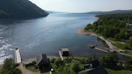 Park Baykalskie Sezony Hotel Отели рядом с достопримечательностью «Три измерения»