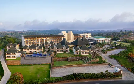 Radisson Resort Hatgad Saputara Отели в г. Сапутара