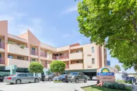 Days Inn by Wyndham San Francisco S/Oyster Point Airport Hotels in South San Francisco