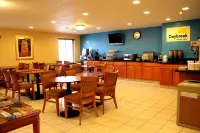 Days Inn & Suites by Wyndham Bloomington/Normal IL - breakfast