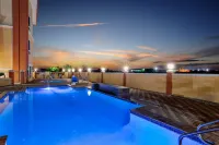Super 8 by Wyndham Hidalgo/McAllen Area - Pool