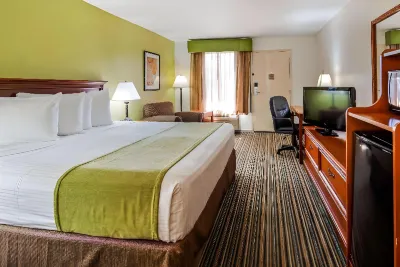 Ramada by Wyndham Savannah Gateway Các khách sạn ở Savannah