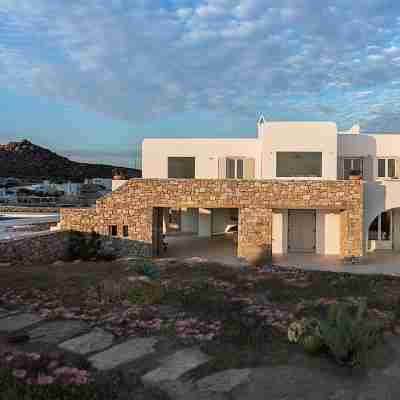 Mesmerizing 5Bed Villa with Pool in Kanalia Hotel Exterior