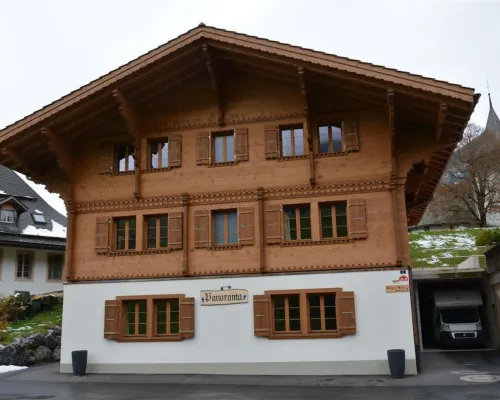 Mutthorn Hotels in Lauenen