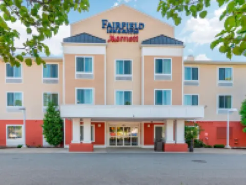 Fairfield Inn & Suites Hooksett Hotels in Hooksett