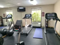 Days Inn & Suites by Wyndham Cuba - Gym