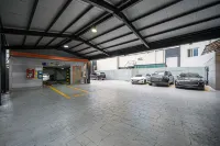 Win Hotel - parking