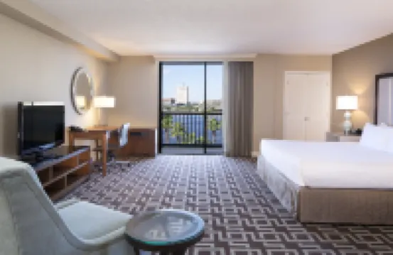 DoubleTree by Hilton Jacksonville Riverfront