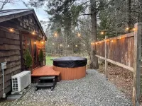 The Owls Nest-A quaint cabin in the woods of VT-Near Bromley, Magic & Stratton
