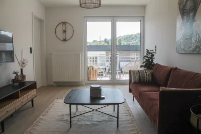 Zentrumsnahes Apartment mit Parkplatz & Balkon Deinhard Kellermuseum周辺のホテル