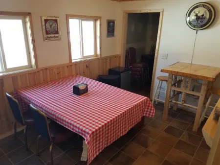 Petoskey - Enjoy the great outdoors from the Cozy and peaceful cabin!