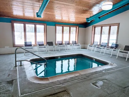 Secluded Chalet in Michaywe w/ pool access. Golf + Ski/Snowmobile paradise.