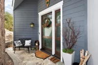 SPECTACULAR LAKE VIEW HOME, 3100 SFT, A/C, SPA, STEPS to LAKE