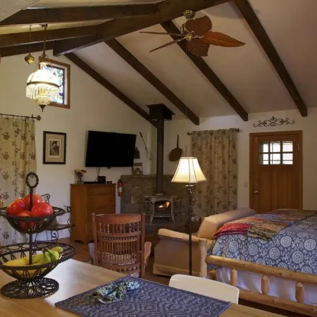 Private Cottage “Storybook Barn”