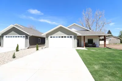 Cozy house in quiet neighborhood, downtown in walking distance (1510)