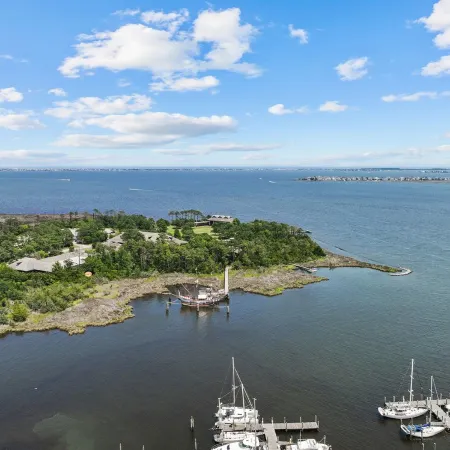 Downtown Manteo Studio - 12 minutes to OBX beaches!