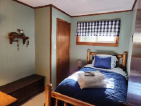 Cabin in Cook Forest near clarion river, hiking and hunting!!!