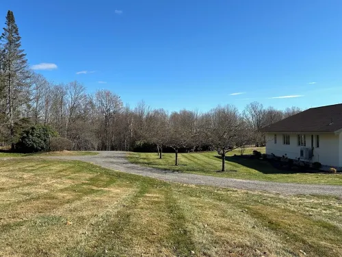 Charming 4 bedroom house with Views, 200 acres, Private Schools, Ski, Hiking Hotels in Leyden