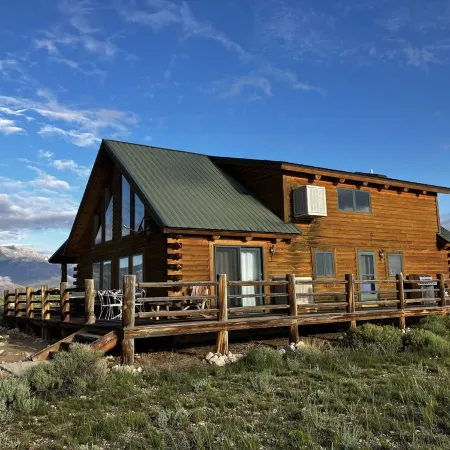 River Frontage! Beautiful log home sitting on Yellowstone River with 360  views!