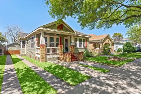 Home on the Isle - Dog Friendly! Отели рядом с достопримечательностью «Парк Сивулф»