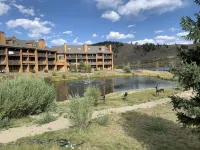 GREAT Value! Classy Comfortable King Bed Studio, Sleeps 4!