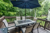 Center Hill Lake - 4 Bedroom, 2 Bath, Pool, Bonus Rm & Deck - 1 Hr to Nashville - 3-Star