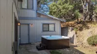✨ 3-King Beds / HotTub / EV Charger / Mountain View / Walk to River & Dining