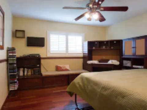 Waterfront Property with a resort style backyard and Heated Pool in Miami Hotels in Kendall
