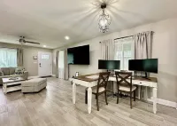 Cozy home with modern interior fur-baby friendly.  Near The Golden Isles Georgia