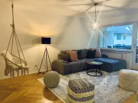 Modern vacation apartment "La Fredo" near Lake Starnberg, 5 minutes' walk to public transport Hotels in Wolfratshausen