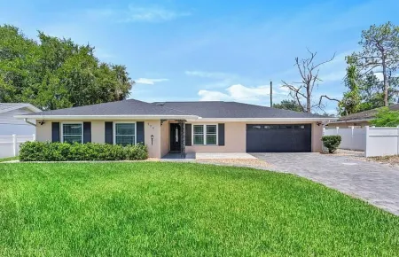 5 BR home with large patio, pool & outdoor family fun - 7 mins to LEGOLAND!