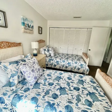 KEY LARGO Lake View Townhome
