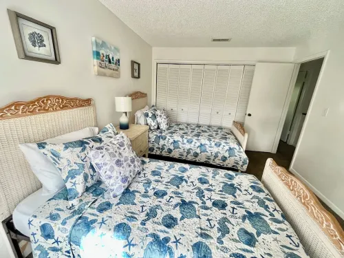 KEY LARGO Lake View Townhome