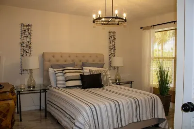 Hurricane Victim special offer  Pool Home Nestled on the Golf Course