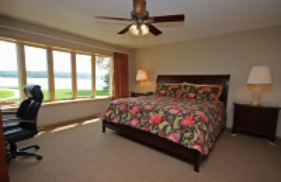 Lake Pointe Lodge: 6Br Lakefront Retreat w/ Free Pontoon, Dock & Firepit