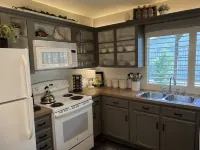 Close to DFW airport, steps to running /bicycling trail, shopping & sport events