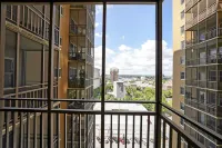 Modern 1Bd/1BA Condo - Heart of Downtown ATL