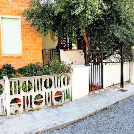 SARDINIA SEA HOLIDAYS AND FREE CLIMBING