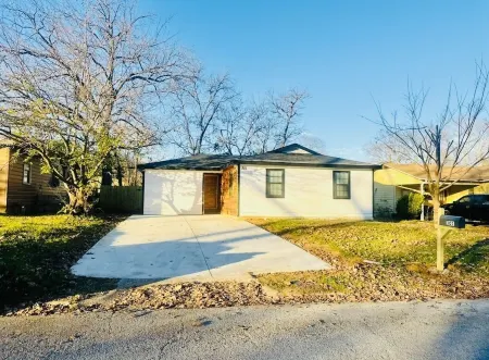 4 BR/2 BA walking distance to AT&T, Ranger Stadium, Texas Live, Six Flags Отели рядом с достопримечательностью «Университет Техас в Арлингтон»