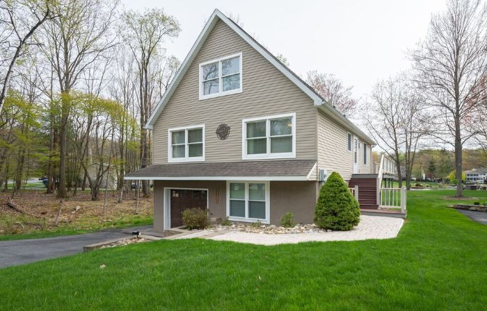 Lakefront Chalet - Pet Friendly No Fee