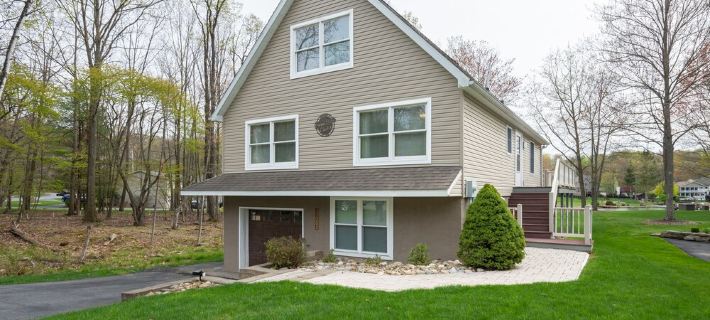 Lakefront Chalet - Pet Friendly No Fee Hotels in Clearfield County