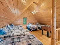 Sleeps up to 14. Stunning and spacious log cabin within 30 min of Brainerd. 모리슨 카운티 호텔
