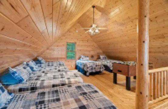 Sleeps up to 14. Stunning and spacious log cabin within 30 min of Brainerd.