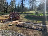 Mountain Cottage with creek and accessible trail and pond near Yosemite!