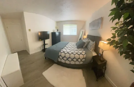 WELCOME TO HUEY DUCK HOUSE-A!  3BR & 2BA SLEEP-8