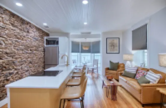 Robin Ave. House Hotels in Mason County